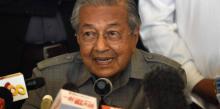 Pendukung Mahathir Padati Jalan Menuju Istana Negara Malaysia