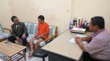 Kasus Tarian Erotis, Jumaga Nadeak Jenguk Aksa di Sel Tahanan