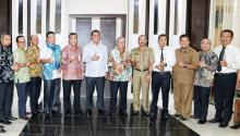 Dikunjungi Petinggi Bank Riau Kepri, Ini Permintaan Bupati Bintan Apri Sujadi