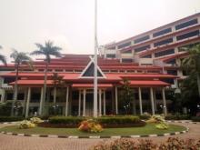 Bendera Merah Putih Setengah Tiang Berkibar di BP Batam