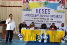 Kunjungi Pulau Midai Natuna, Ansar Ahmad Janjikan Program Satu Rumah Satu Sarjana