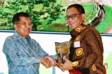 Lingga Terima Piala Adipura, IMKL: Patut Diberi Jempol