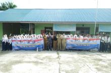 Lanal Dabo Sambangi SMPN 3 Senayang