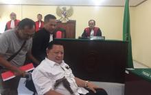 Tengku Muctarudin Hadiri Sidang Perdana Pakai Kursi Roda