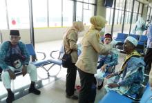 Dua Jamaah Haji Panas Tinggi Saat Tiba di Batam
