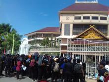 Tak Digaji 2 Tahun, Ratusan Satpol PP Demo Walikota Batam