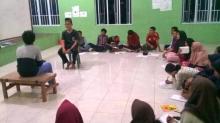 Cerita Iwan Winarto Bekali Anak-anak Nelayan Bintan Kemampuan Bahasa Inggris