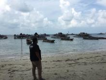 Masuk Angin Utara, Pantai Trikora Dipadati Ratusan Kelong