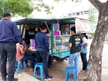 Suka Duka Yetti, Penjual Nasi Padang Beromset Puluhan Juta