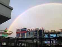 Penampakan Pelangi Super Keren di Langit Batam Bikin Takjub