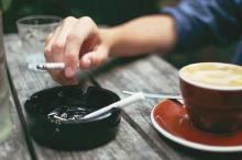 Jangan Minum Kopi Sambil Merokok, Kebiasaan Ini Justru Lebih Berbahaya!