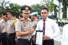 Berprestasi, 19 Anggota Polres Karimun Diganjar Penghargaan