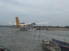Pesawat Airfast yang Mendarat Darurat di Ocarina Batam Bawa 8 Penumpang