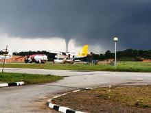 Angin Puting Beliung Menderu di Langit Nongsa, Begini Penampakannya