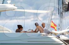 Potret Keseruan Liburan Keluarga Zidane di Ibiza