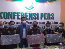 Baru Rp 8 Miliar Duit Korupsi IUP Bauksit Kepri Dikembalikan ke Negara