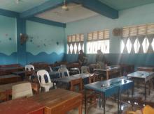 Murid Dirumahkan 2 Pekan, Guru di Batam Pilih Bersih-bersih Sekolah