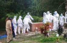 Penampakan Pemakaman Pasien Suspek Corona di Natuna