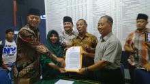 Calon Wakil Wali Kota Nomor Urut 1 Terima SK Pemberhentian