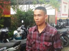 Komentar "Nggak Ada Uang Masuk" Bikin Ade Berurusan dengan Polisi