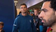Tatapan Tajam ke Salah, Apa yang Dipikirkan Ronaldo ?