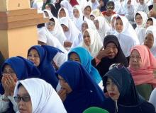 Tangis Warga Karimun Doakan Nurdin Basirun