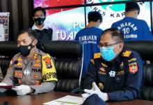 Petugas BC Ringkus Kurir Ganja di Pelabuhan Roro Karimun