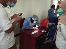 Dua Pegawai Dinsos Natuna Reaktif saat Rapid Test, Kadinsos Langsung Beri Cuti