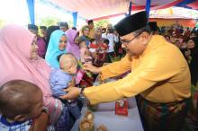 Peringati Maulid Nabi, Ratusan Anak Cukur Massal di Rumah Dinas Bupati