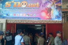  Foto-foto Reaksi Pelajar yang Terjaring Razia di Warnet