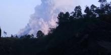 Tengah Malam, Gunung Merapi Erupsi Capai 1,5 Kilometer