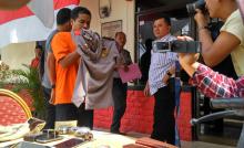 Polisi Gadungan Pakai Senpi Mainan Seharga Rp 39 Ribu untuk Memeras Warga