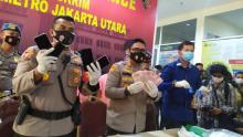 Digerebek Saat Threesome, Begini Detik-detik Artis Diciduk Prostitusi