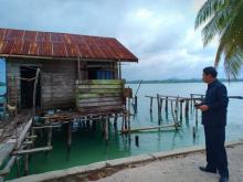 Sui Hiok Desak Dinsos Perhatikan Warga Suku Laut Lingga di Pulau Kuang