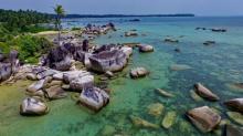 6 Batu Fenomenal Natuna ini Terasa seperti di Film Jurassic Park 