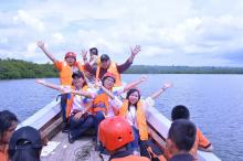 Asyiknya Menjelajahi Muara Indah GunungsitoliÂ 