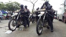 Ribuan Petugas Merangsek Masuk ke Kampung Harapan Swadaya