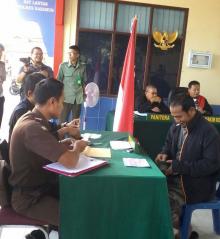 Foto-foto Pelanggar Lalu Lintas Sidang di Tempat, Hakim dan Jaksa Langsung Hadir