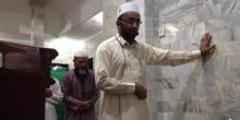 Video: Imam Masjid Lanjutkan Salat Saat Gempa di Bali Mengguncang