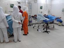 Bonceng Tiga saat Mabuk, Tiga Pria Tabrak Pohon di Tiban