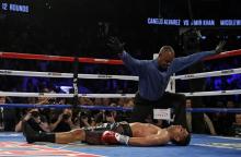 Pukulan Canelo Bikin Amir Khan Pingsan