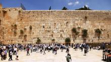 Wilayah Israel Dilanda Kekeringan, Ribuan Yahudi Berdoa di Tembok Ratapan 