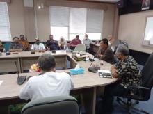 Curhat ke DPRD, Warga Kampung Panau Ogah Huniannya Berstatus Hutan Lindung