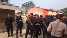 Puluhan Brimob Siaga di Lokasi Rumah Pembunuh Bocah 9 Tahun