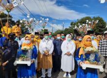 Arak-arakan Kesenian Melayu Antar Ansar-Marlin Daftar ke KPU Kepri