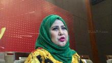 Anak Elvy Sukaesih Buka Suara usai Ibunya Dikabarkan Meninggal