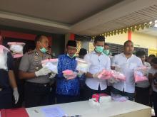 Kapolres Buktikan Keaslian Sabu dan Ekstasi Sebelum Pemusnahan
