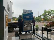 Mesin Air Siap Minum Milik ATB Dicopot dari Kantor DPRD Batam