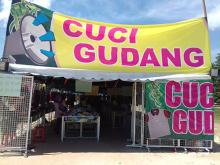 Lapak Pakaian ini Cuci Gudang dan Banting Harga