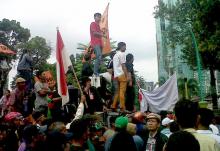 Minta Sertifikat, Ribuan Warga Bawa Odong-odong ke Kantor Wali Kota Medan